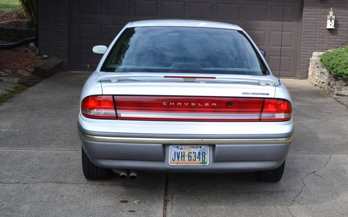 Chrysler-concorde-1995-white-3