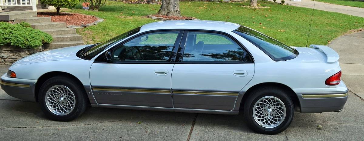 Chrysler-concorde-1995-white-5