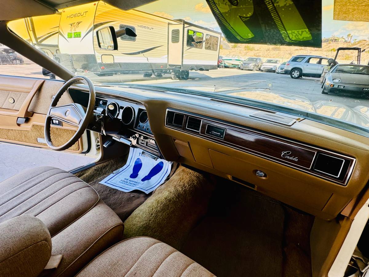 Chrysler-cordoba-1979-yellow-17