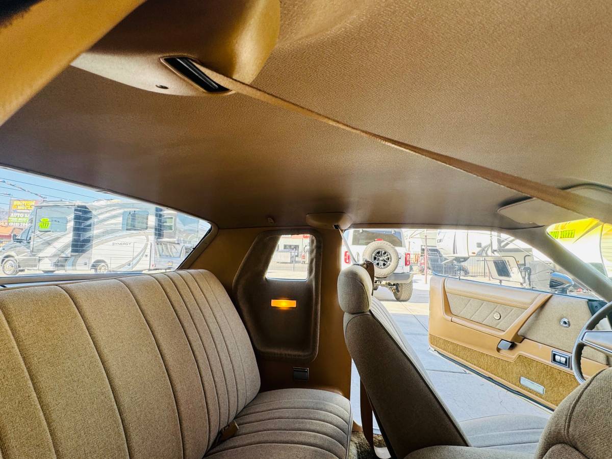 Chrysler-cordoba-1979-yellow-42