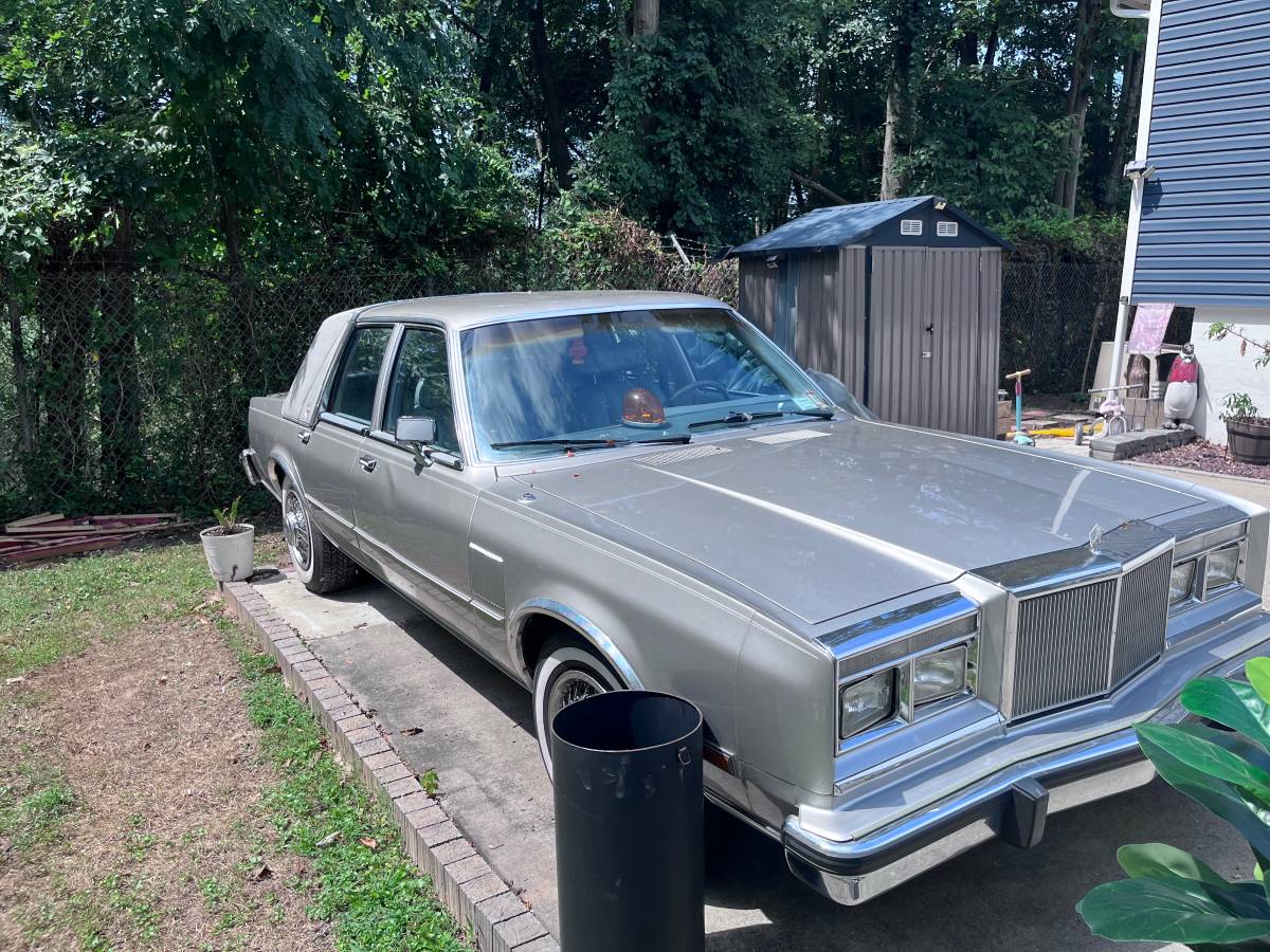 Chrysler-fifth-ave-1988-silver-1