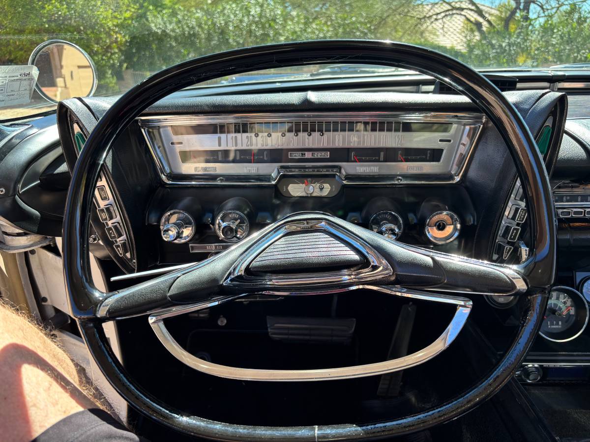 Chrysler-imperial-1962-white-5