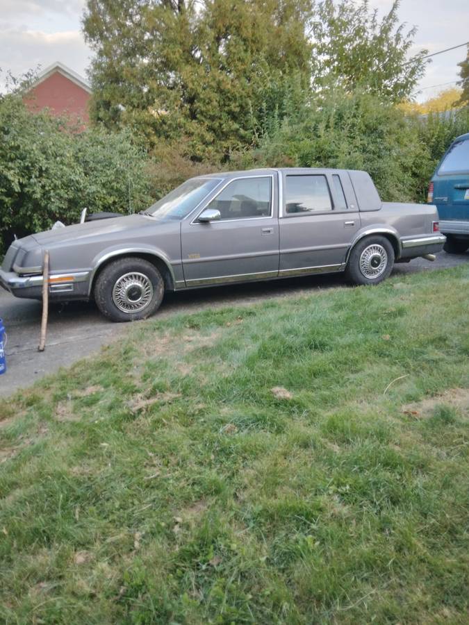 Chrysler-imperial-1993-5