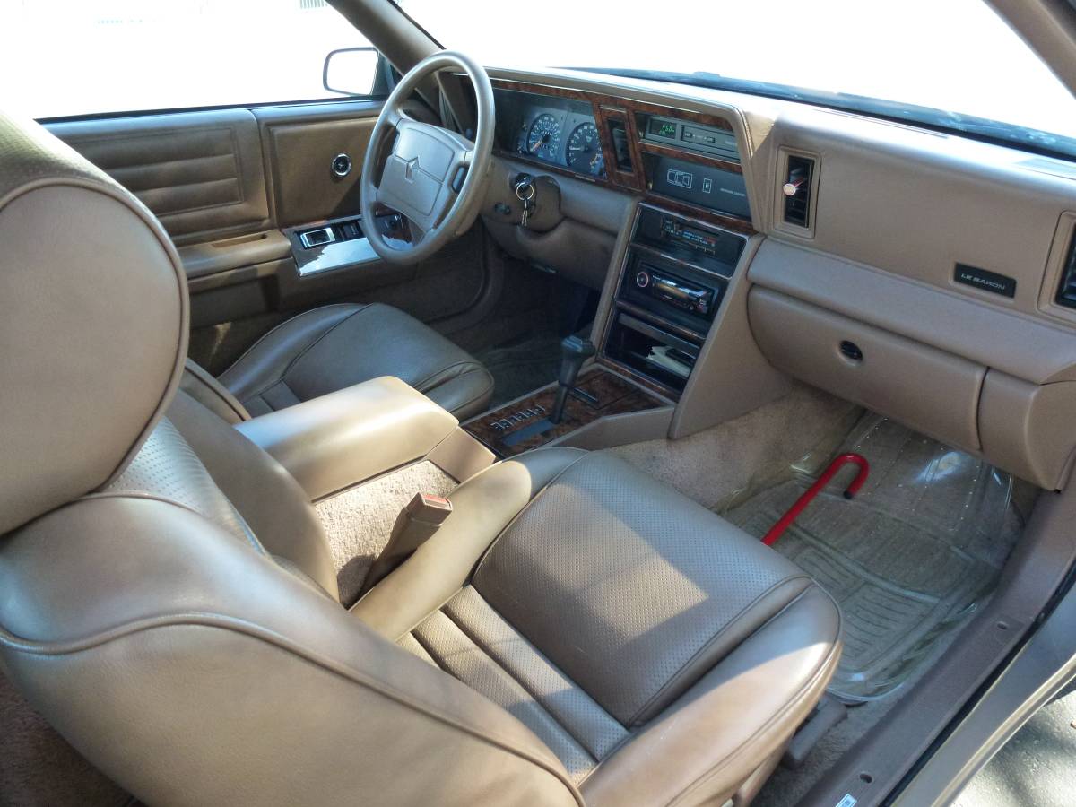 Chrysler-lebaron-1989-custom-1