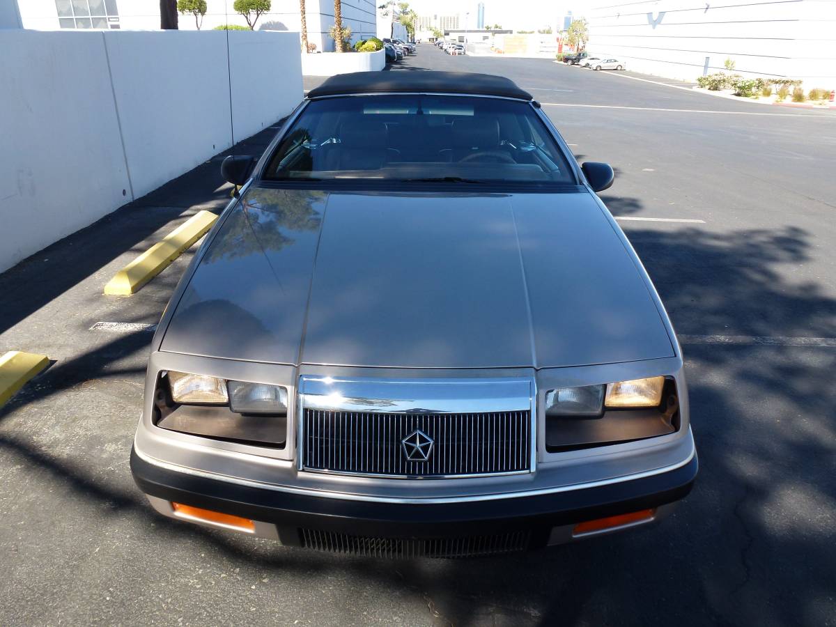 Chrysler-lebaron-1989-custom-10