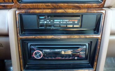 Chrysler-lebaron-1989-custom-11