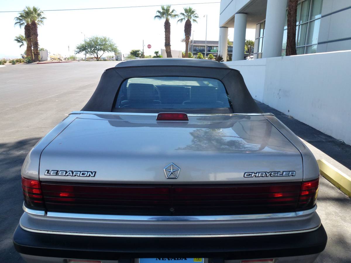 Chrysler-lebaron-1989-custom-13