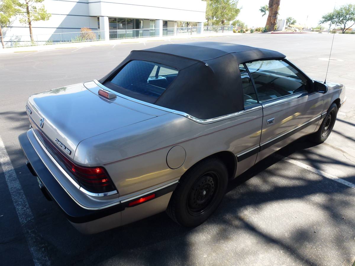 Chrysler-lebaron-1989-custom-14