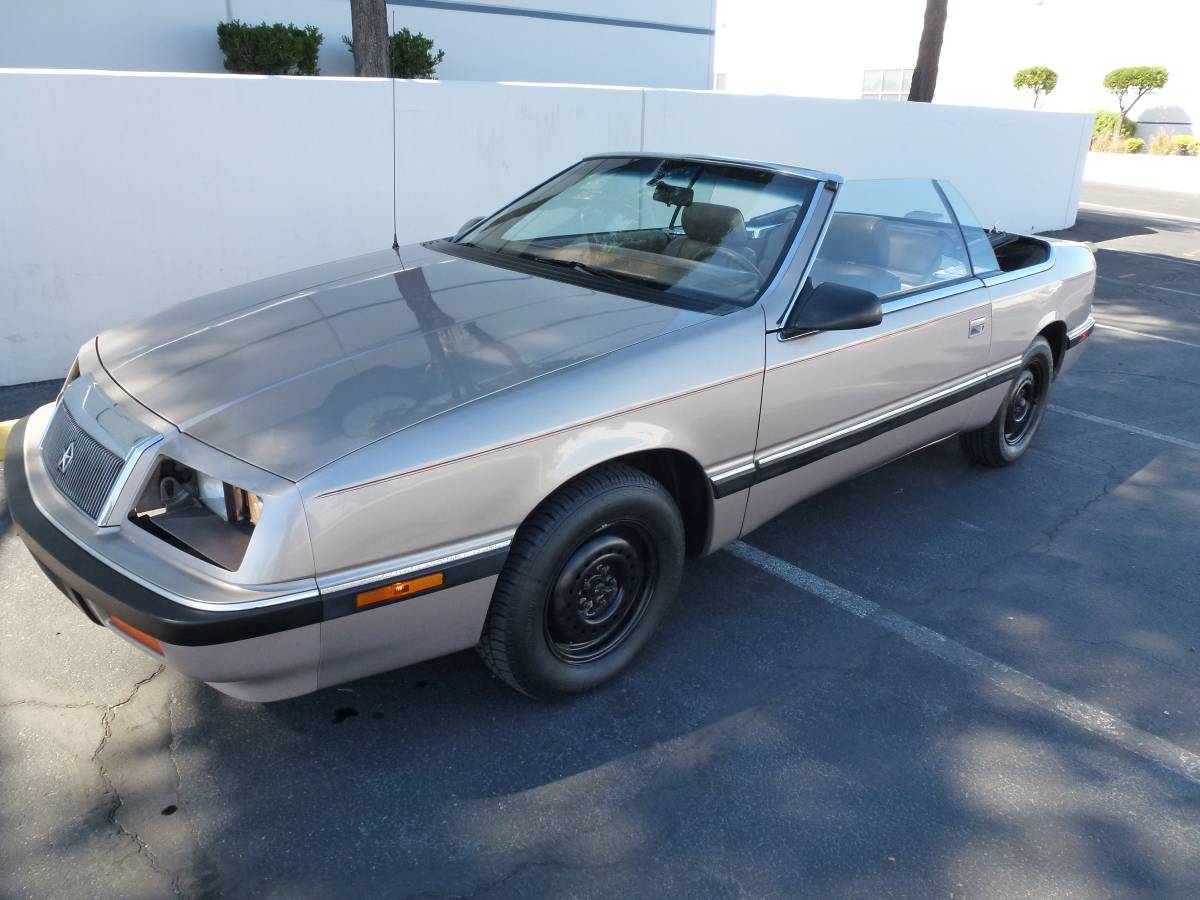 Chrysler-lebaron-1989-custom-9