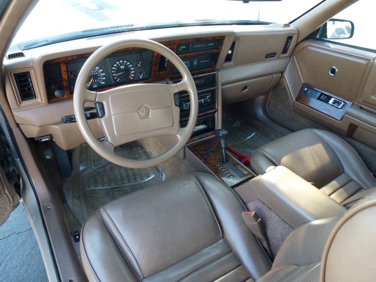 Chrysler-lebaron-1989-custom