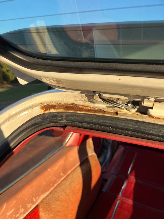 Chrysler-lebaron-town-and-country-1978-white-10