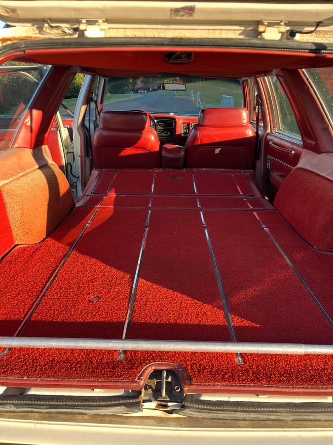 Chrysler-lebaron-town-and-country-1978-white-11