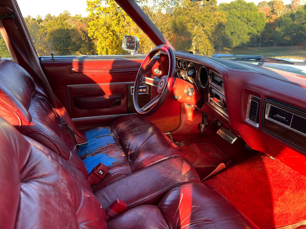 Chrysler-lebaron-town-and-country-1978-white-13