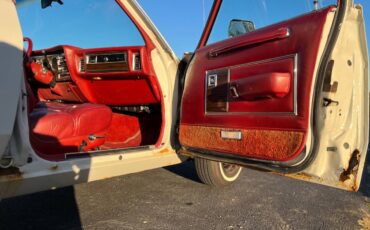Chrysler-lebaron-town-and-country-1978-white-14