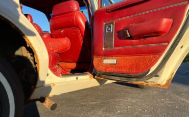 Chrysler-lebaron-town-and-country-1978-white-18