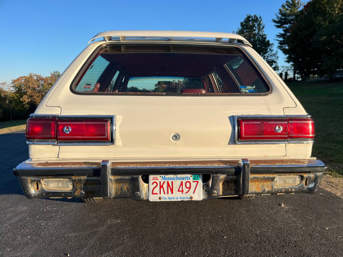 Chrysler-lebaron-town-and-country-1978-white-4