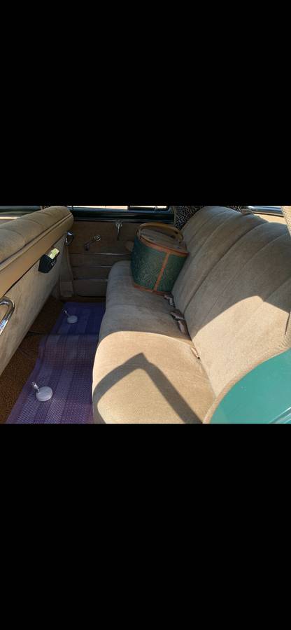 Chrysler-new-yorker-1949-green-5