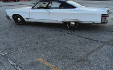 Chrysler-new-yorker-1967-11