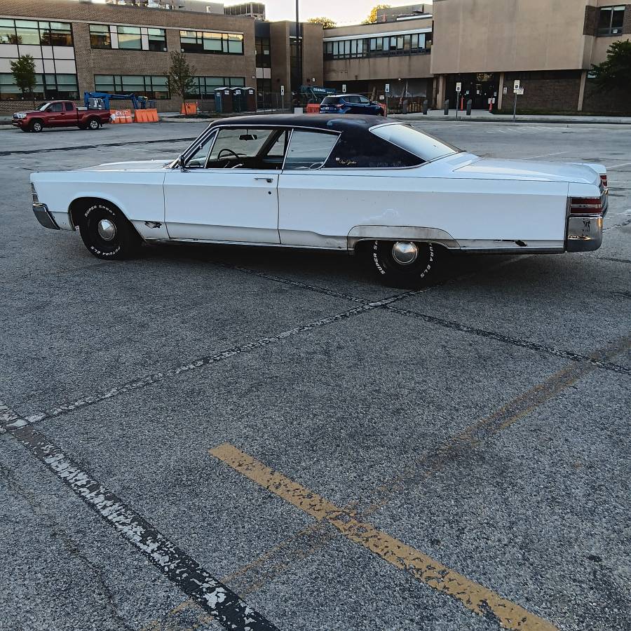 Chrysler-new-yorker-1967-11