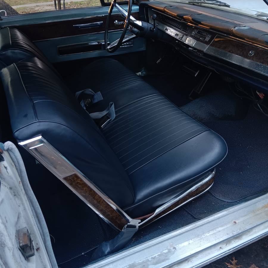 Chrysler-new-yorker-1967-16