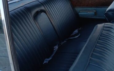 Chrysler-new-yorker-1967-8