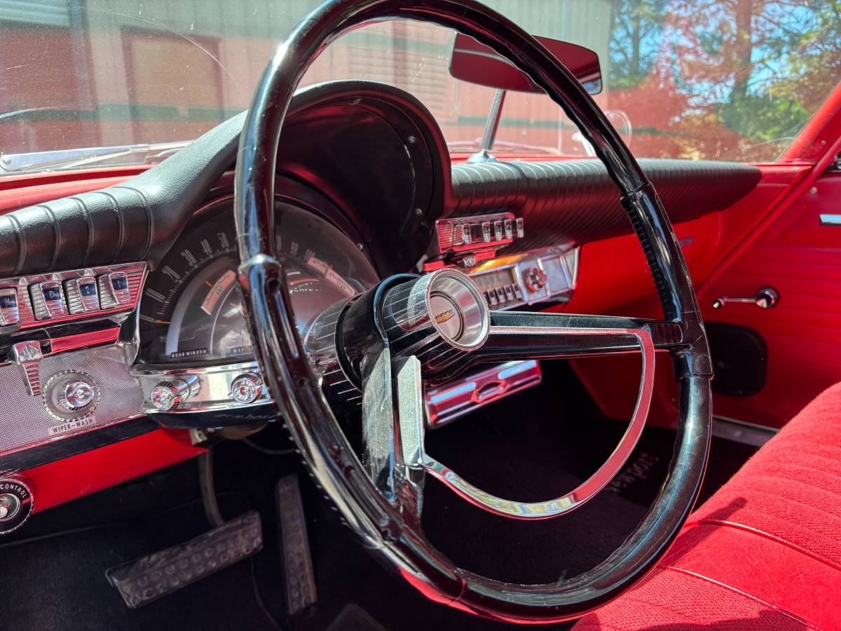Chrysler-newport-1962-white-34