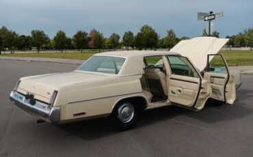 Chrysler-newport-1976-custom-2