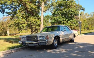 Chrysler-newport-1976-custom-3