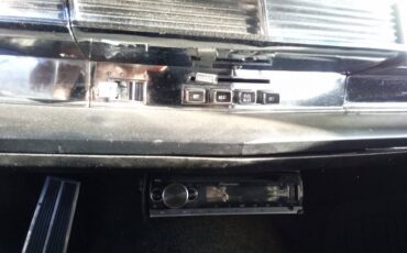 Chrysler-newport-custom-coupe-1967-silver-12