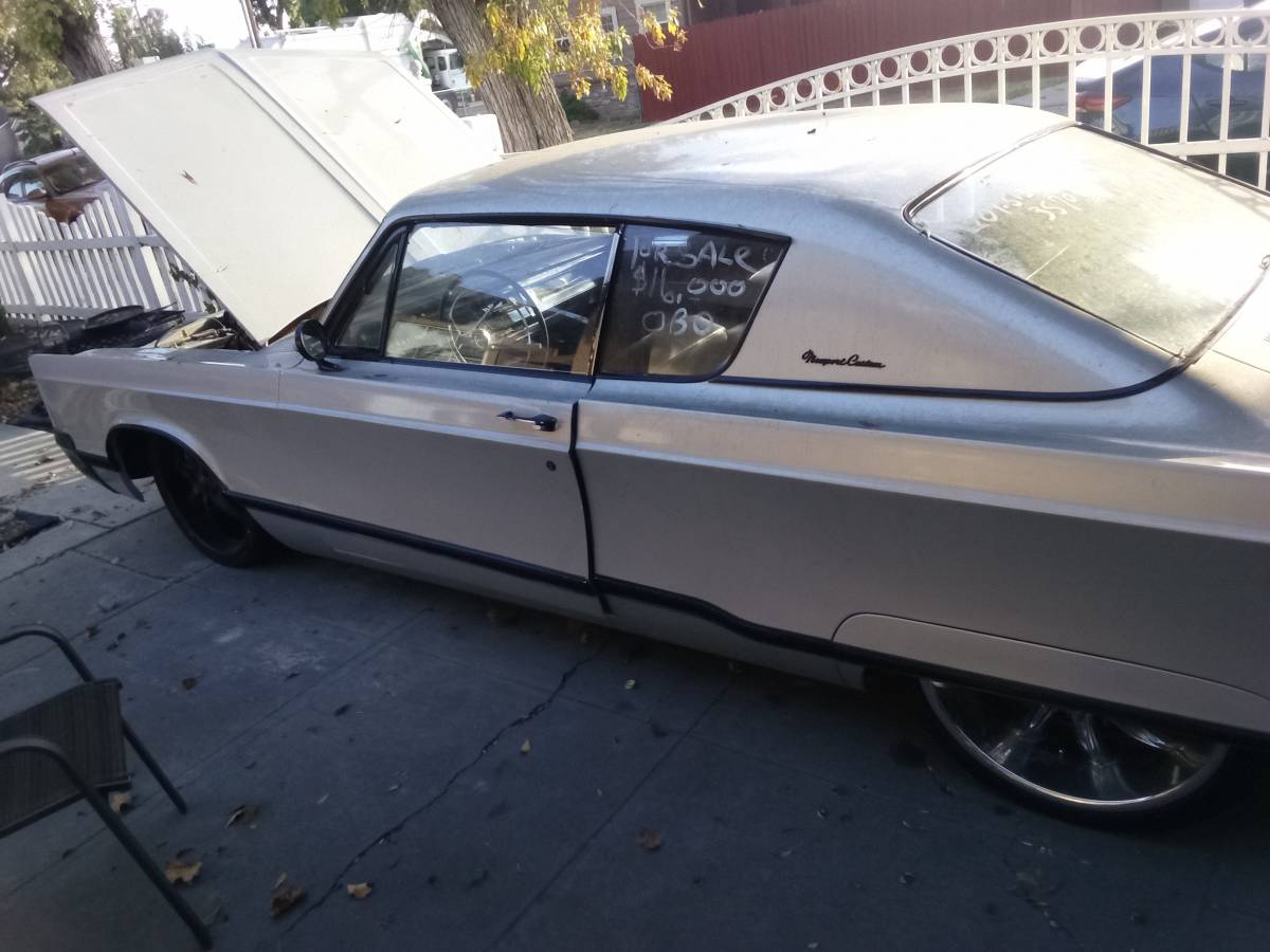 Chrysler-newport-custom-coupe-1967-silver-3