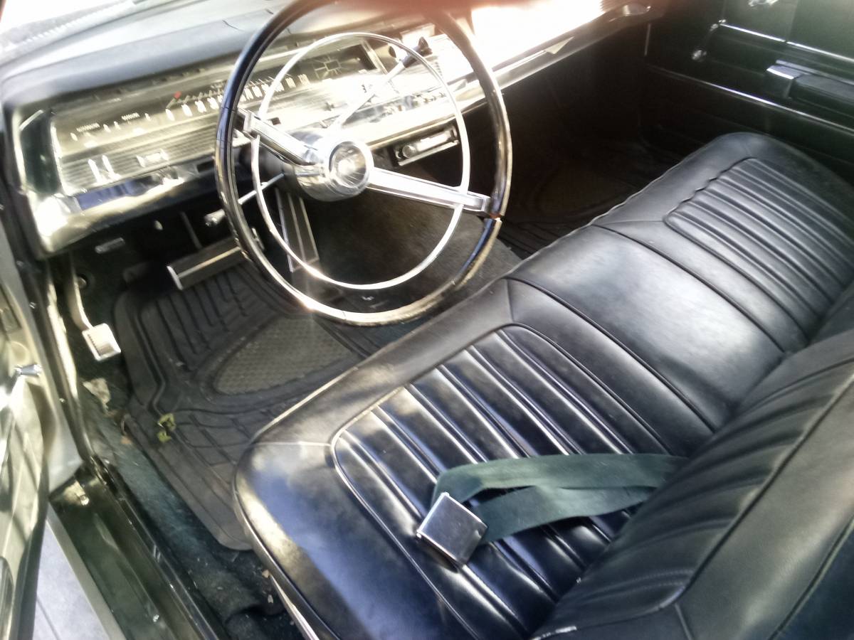 Chrysler-newport-custom-coupe-1967-silver-4