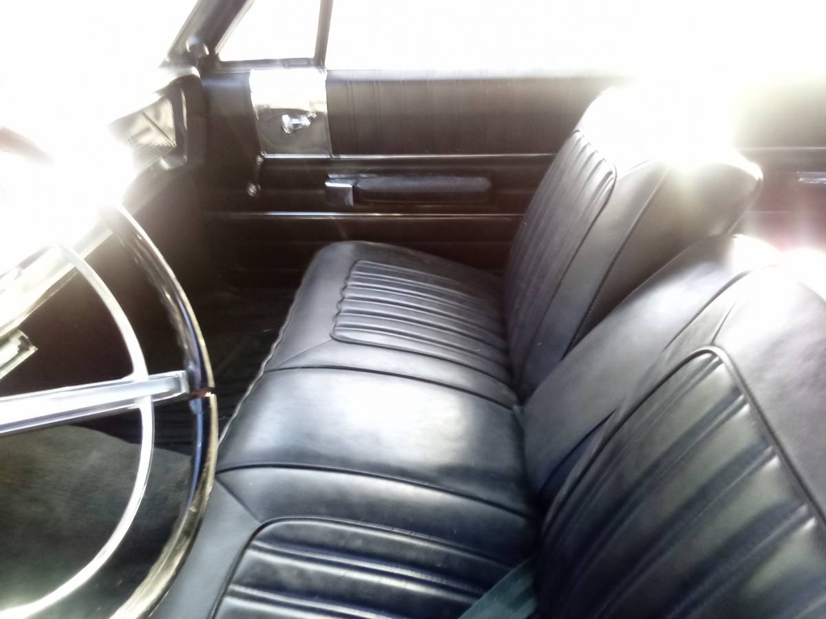 Chrysler-newport-custom-coupe-1967-silver-5