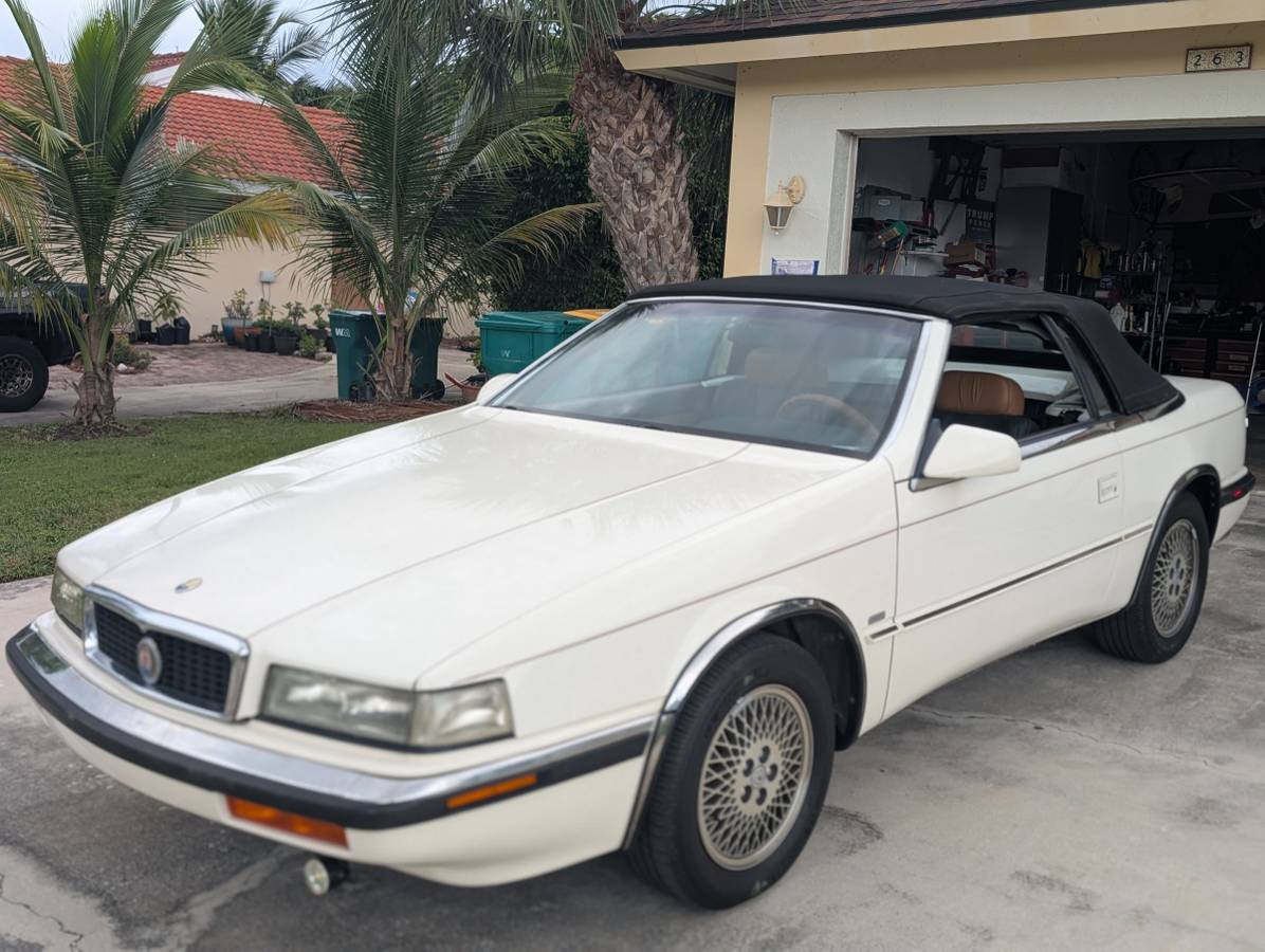 Chrysler-tc-by-maserati-1991-white-1