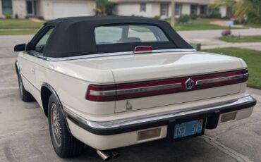 Chrysler-tc-by-maserati-1991-white-4
