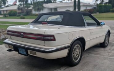 Chrysler-tc-by-maserati-1991-white-5