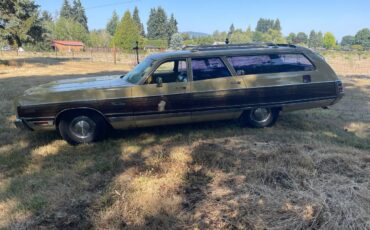 Chrysler-town-amp-country-1973-yellow-1