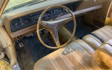 Chrysler-town-amp-country-1973-yellow-14