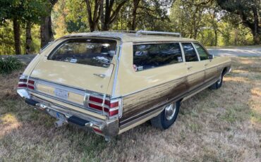 Chrysler-town-amp-country-1973-yellow-2