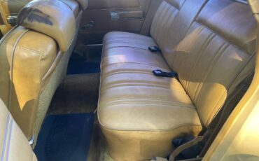 Chrysler-town-amp-country-1973-yellow-3