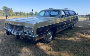 Chrysler-town-amp-country-1973-yellow