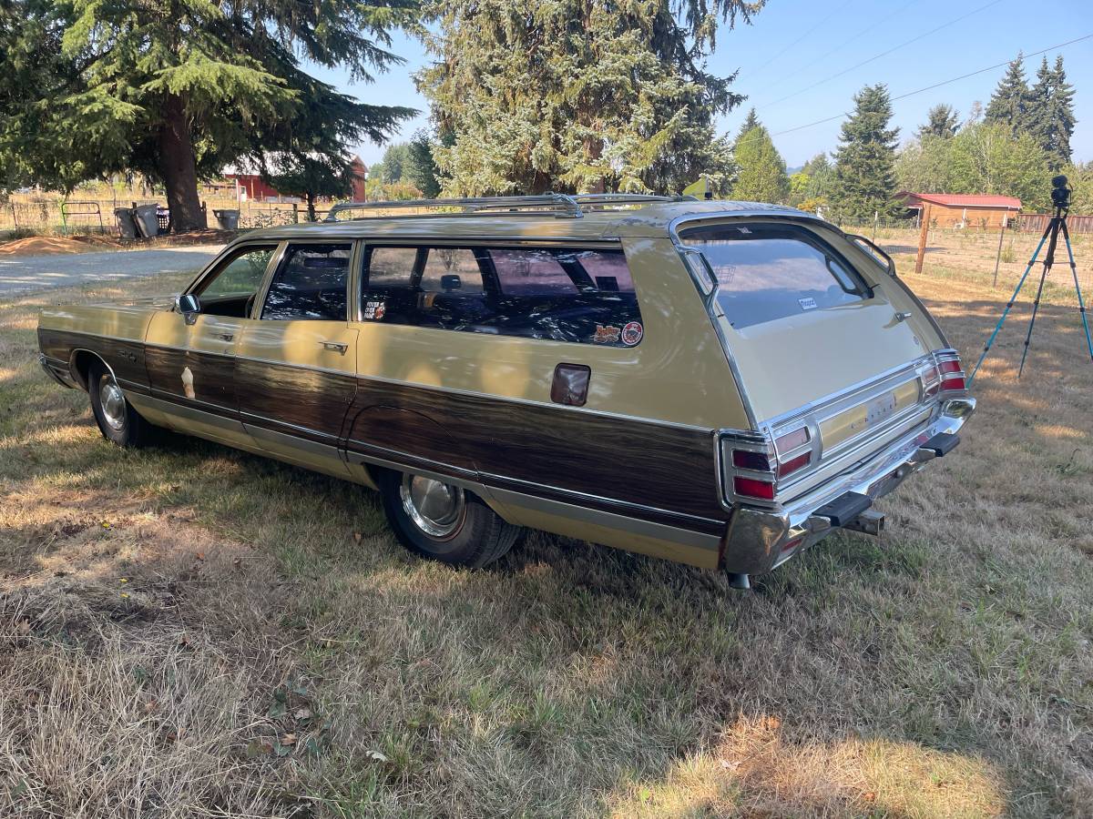 Chrysler-town-amp-country-1973-yellow-4