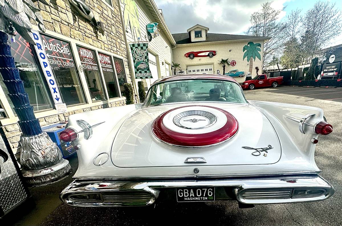 Chrystler-imperial-1958-4