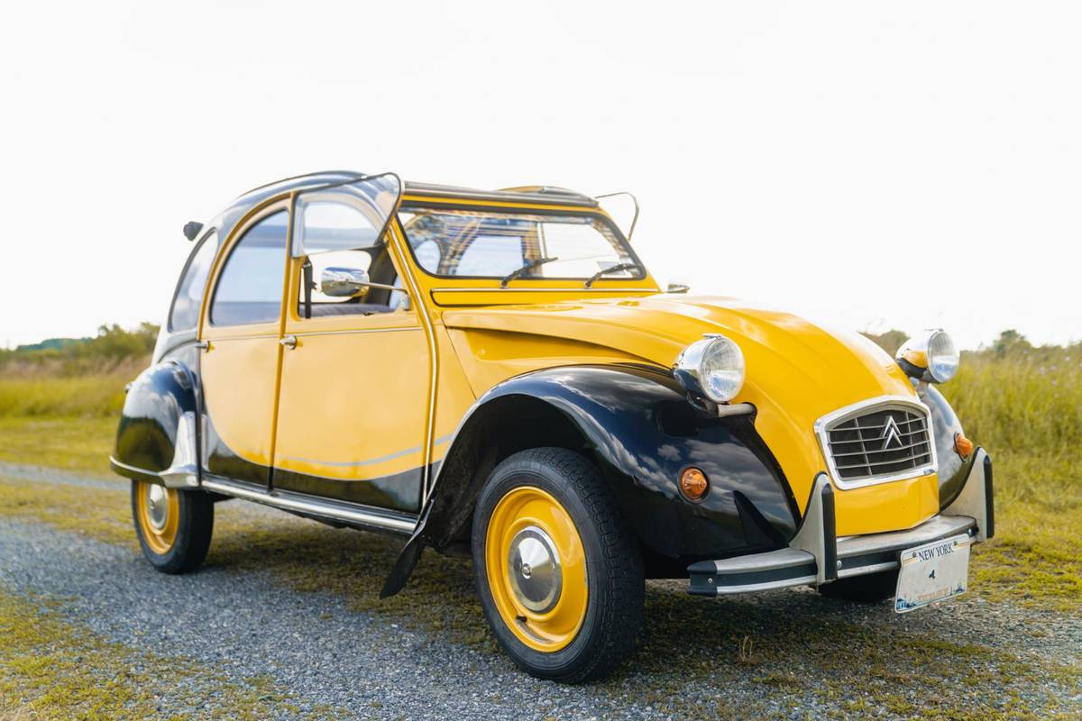 Citroen-2cv6-1982-yellow
