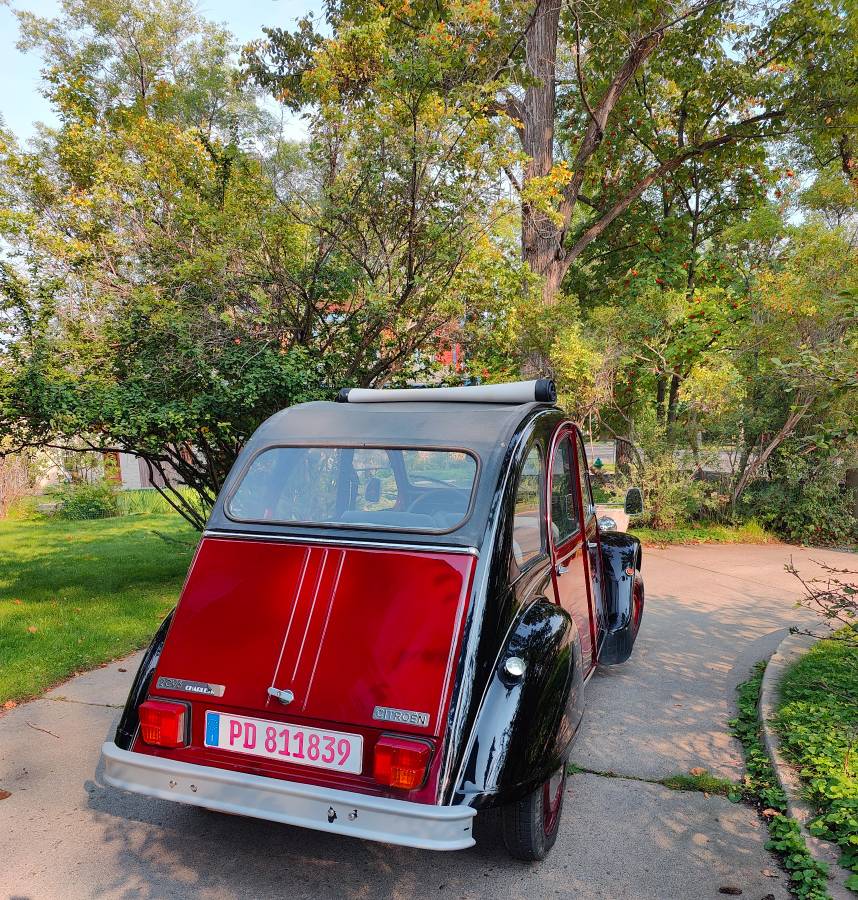 Citroen-deux-chevaux-1982-custom-2