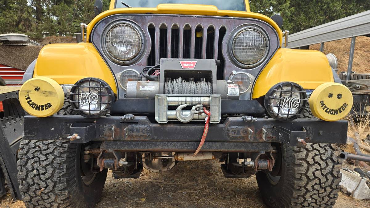 Cj7-jeep-renegade-1986-yellow-1