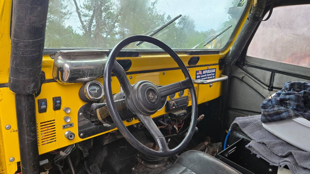 Cj7-jeep-renegade-1986-yellow-9