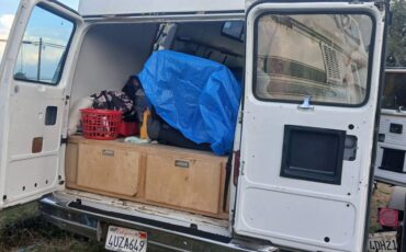 Coachmen-van-1994-white-3