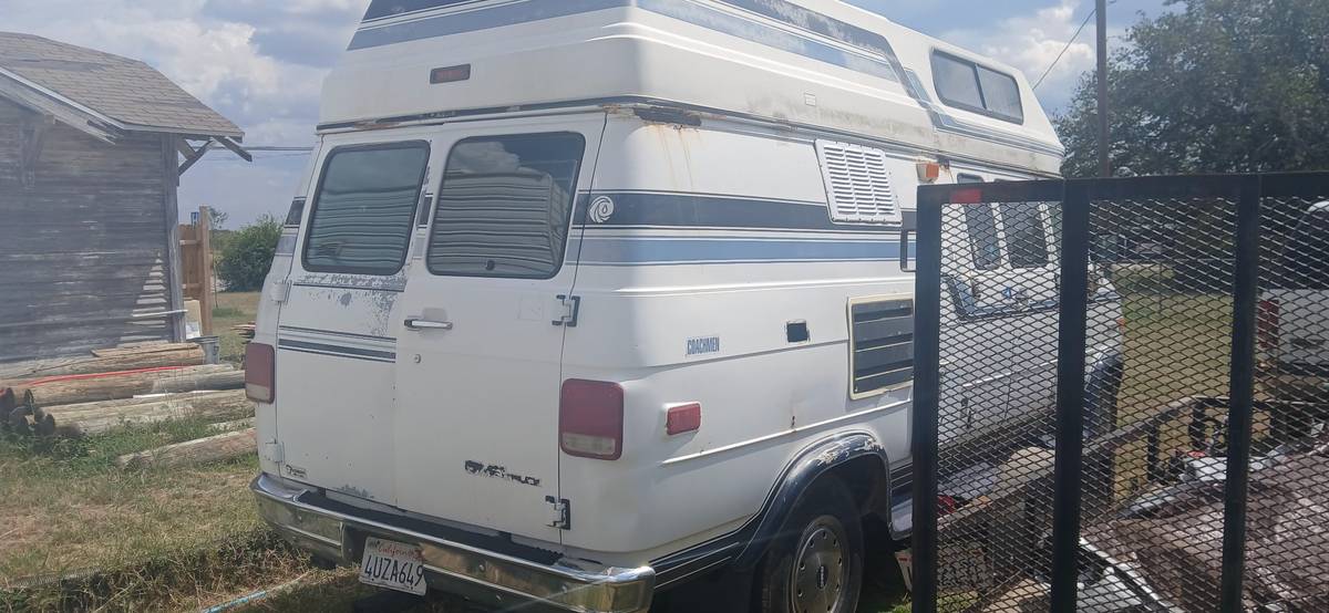 Coachmen-van-1994-white-4