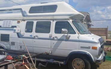 Coachmen-van-1994-white-5