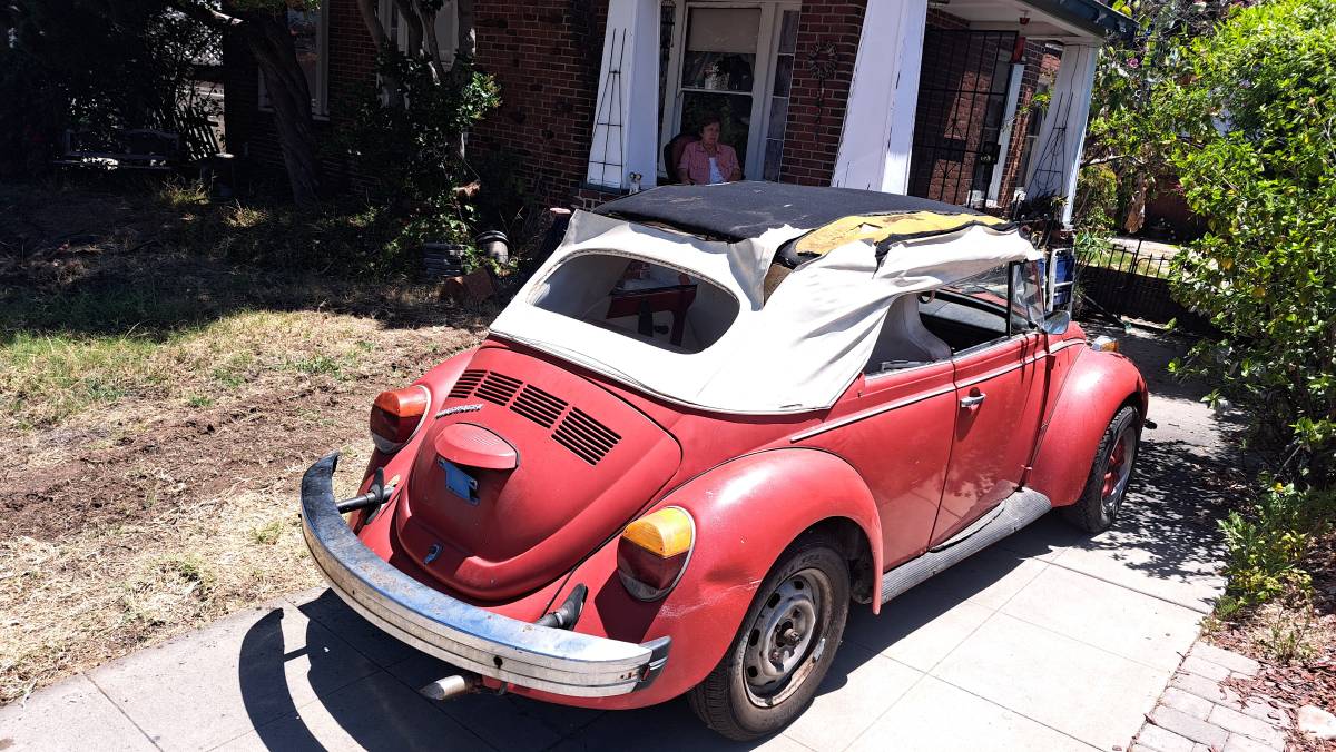 Convertible-beetle-1975-red-15